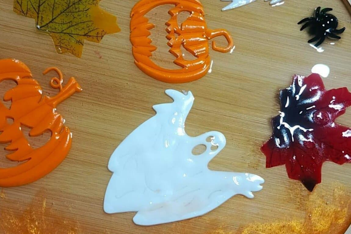 Halloween Resin Lazy Susan Workshop at Calgary