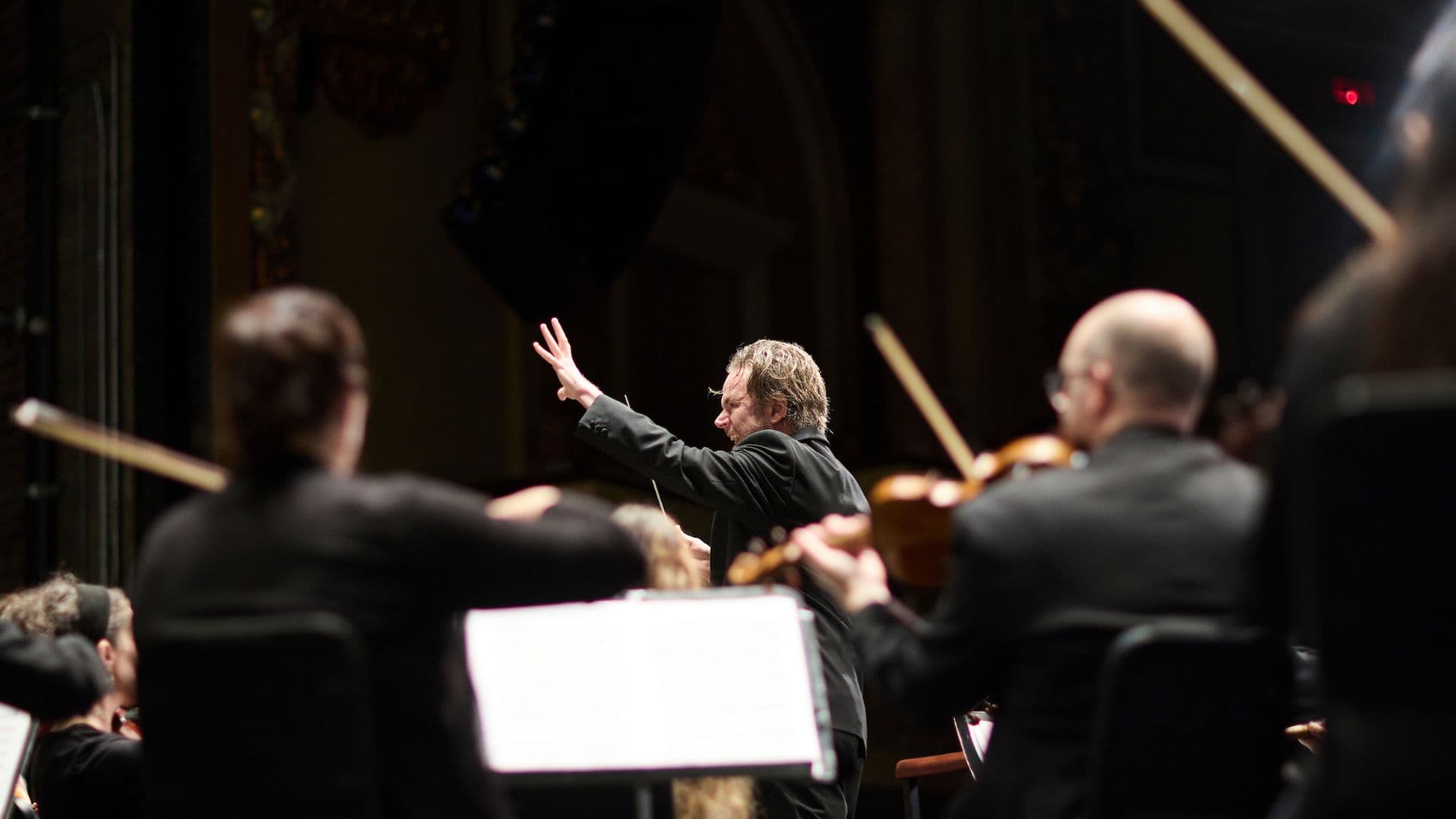 Kluxen – Shostakovich Leningrad Symphony at Royal Theatre