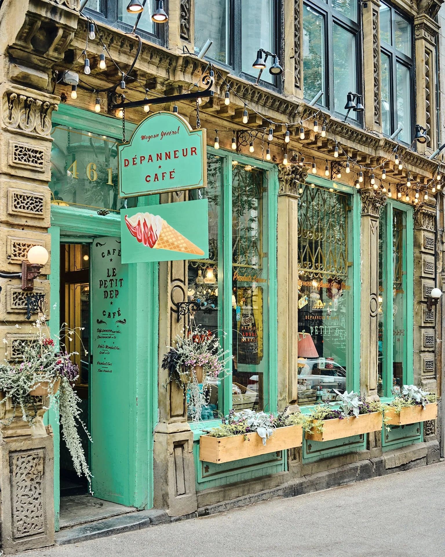 Le Petit Dep|Café-Épicerie Fine|St-Sulpice in Montréal