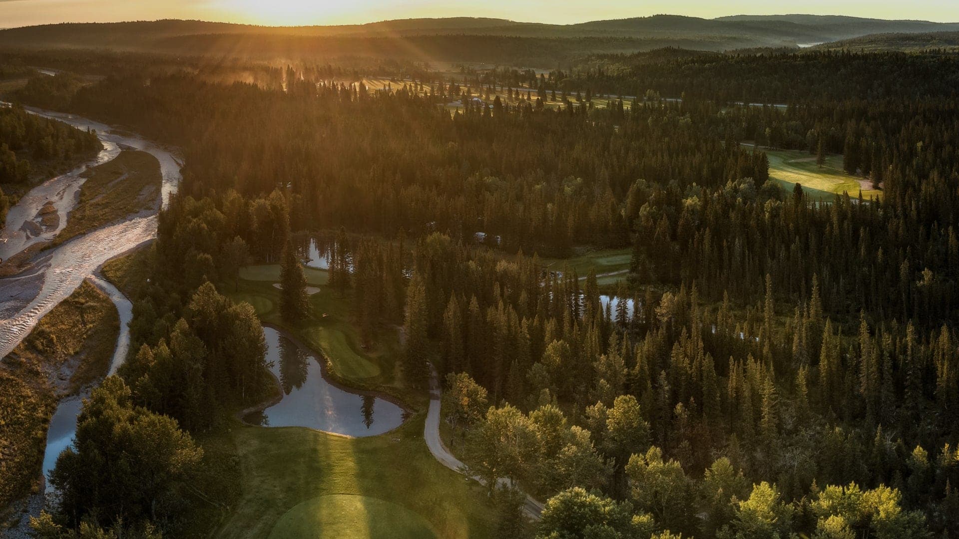 Redwood Meadows Golf Club in Cochrane · Calgary & the Rockies