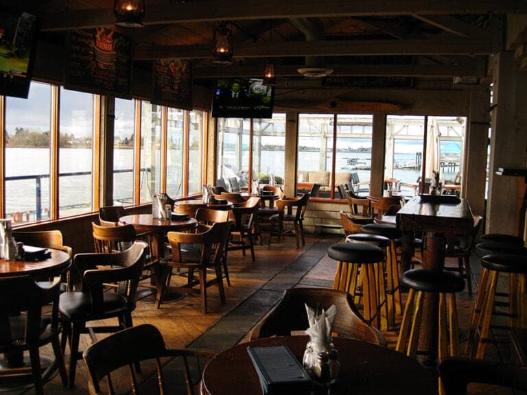 Flying Beaver Bar & Grill in Richmond · Metro Vancouver