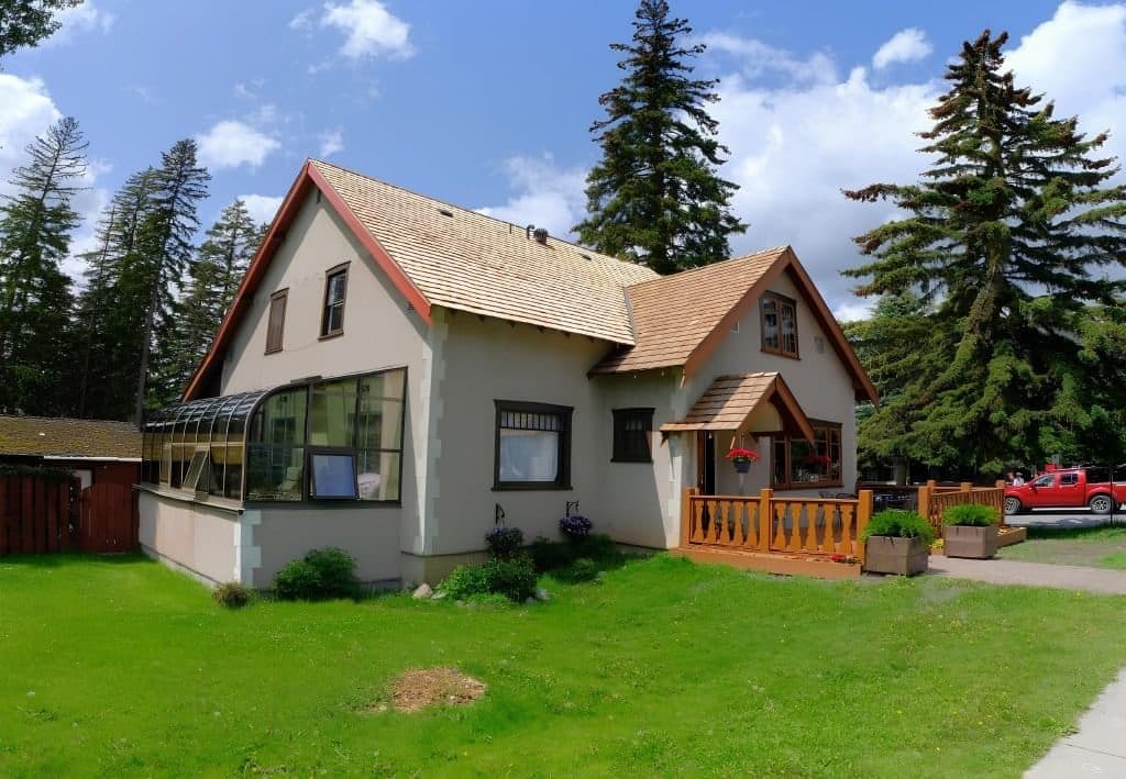 Riverfront estate in Banff · Calgary & the Rockies