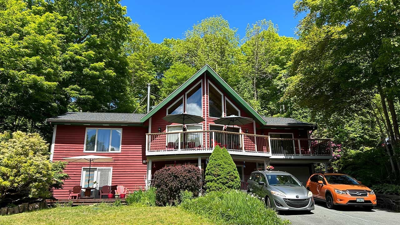 The Burgundy Dream Bed And Breakfast in Bedford · Halifax